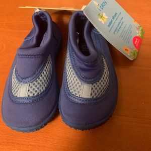 Boys water shoes size 6